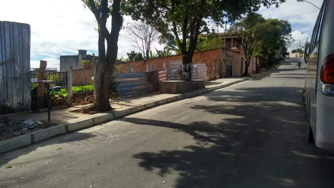 Foto 2 de Terreno / Lote à venda, 360m2 em Santinho, Ribeirao Das Neves - MG