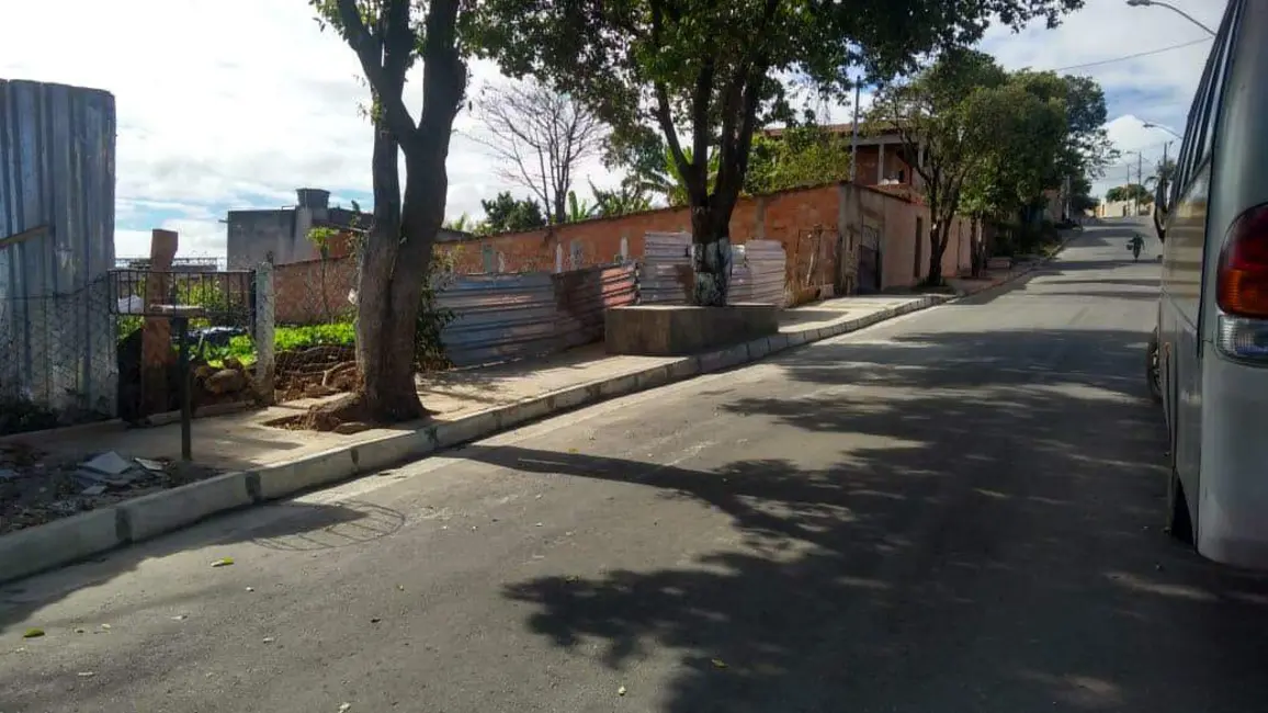 Foto 5 de Terreno / Lote à venda, 360m2 em Santinho, Ribeirao Das Neves - MG