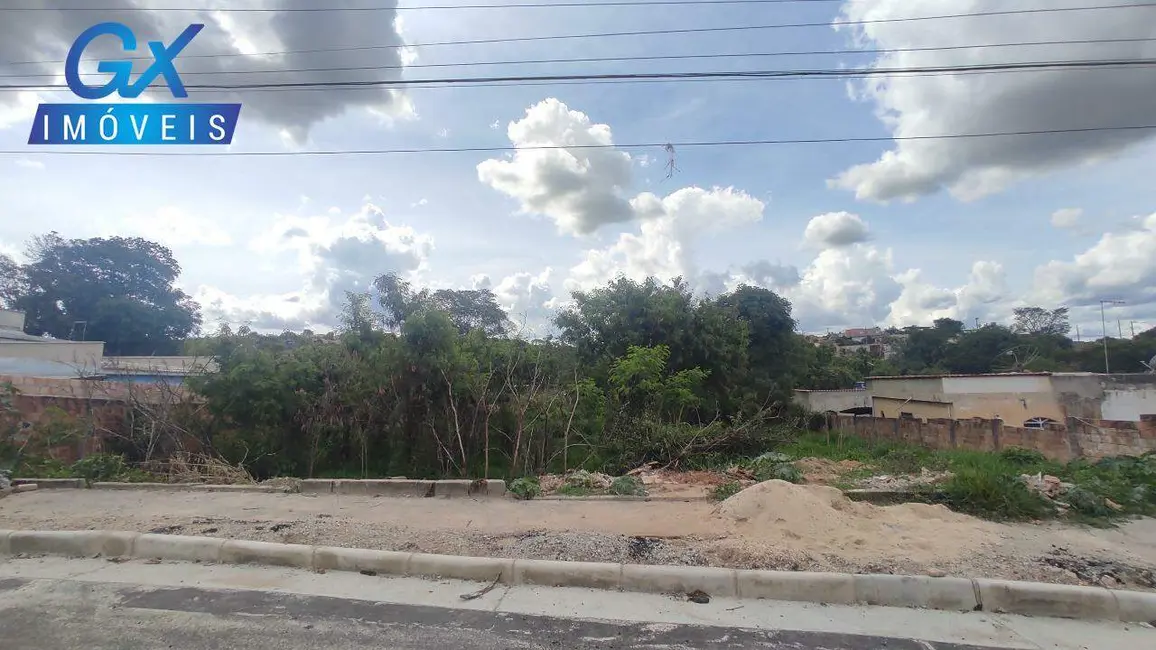 Foto 1 de Terreno / Lote à venda, 1000m2 em San Genaro, Ribeirao Das Neves - MG