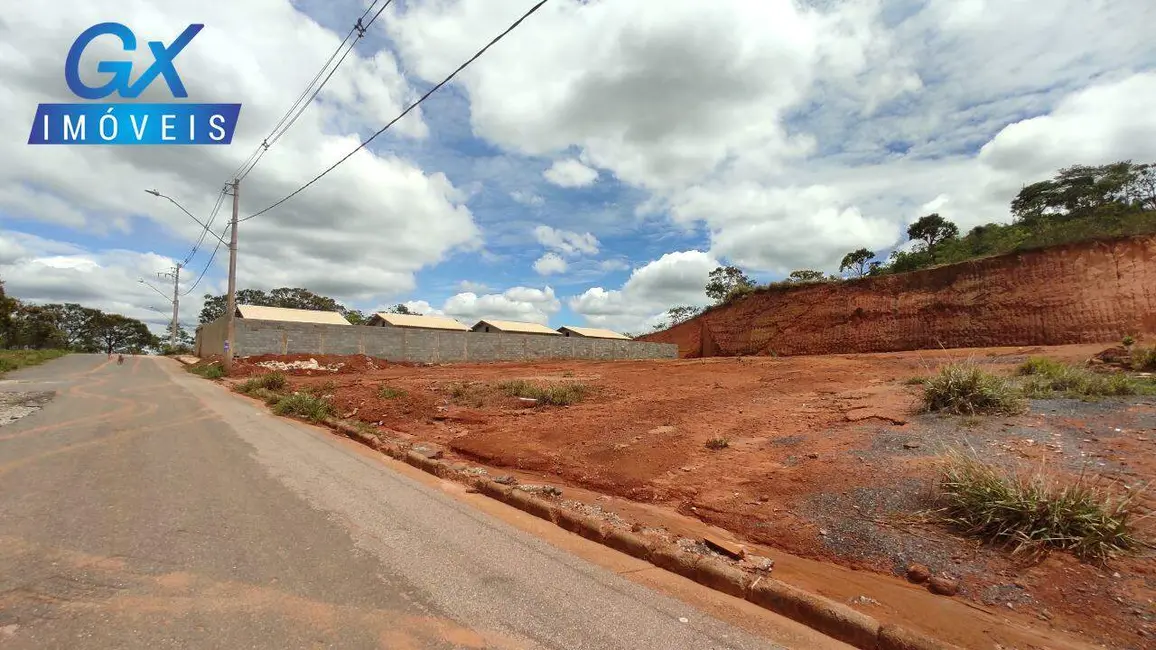 Foto 1 de Terreno / Lote à venda, 598m2 em Esmeraldas - MG