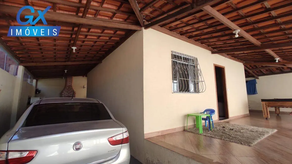 Foto 1 de Casa com 2 quartos à venda, 180m2 em Esmeraldas - MG