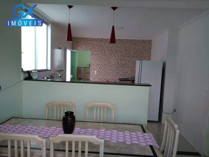 Foto 2 de Casa com 3 quartos à venda, 180m2 em Santa Mônica, Belo Horizonte - MG