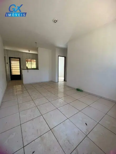 Foto 2 de Casa com 2 quartos à venda, 50m2 em Esmeraldas - MG