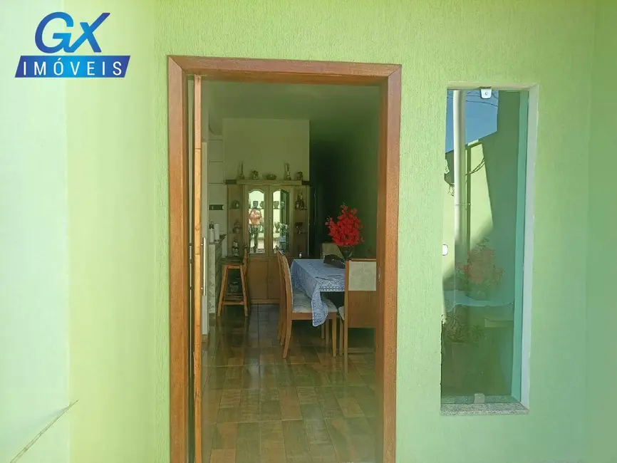 Casa com 3 quartos à venda, 360m2 em Esmeraldas - MG - imagem 3 Foto 3 de Casa com 3 quartos à venda, 360m2 em Esmeraldas - MG