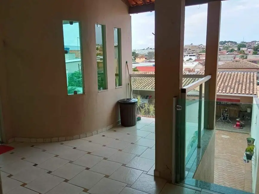 Casa com 5 quartos à venda, 260m2 em Veneza, Ribeirao Das Neves - MG - imagem 1 Foto 1 de Casa com 5 quartos à venda, 260m2 em Veneza, Ribeirao Das Neves - MG