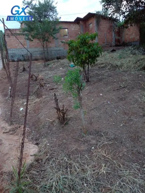 Foto 1 de Terreno / Lote à venda, 382m2 em Esmeraldas - MG