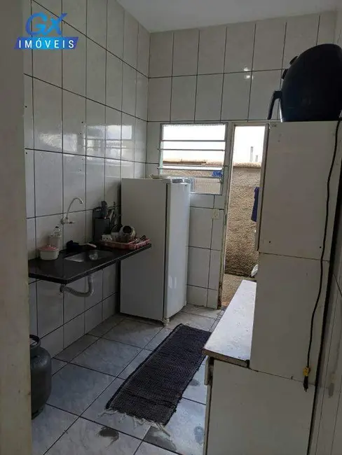 Foto 2 de Casa com 2 quartos à venda, 88m2 em Esmeraldas - MG