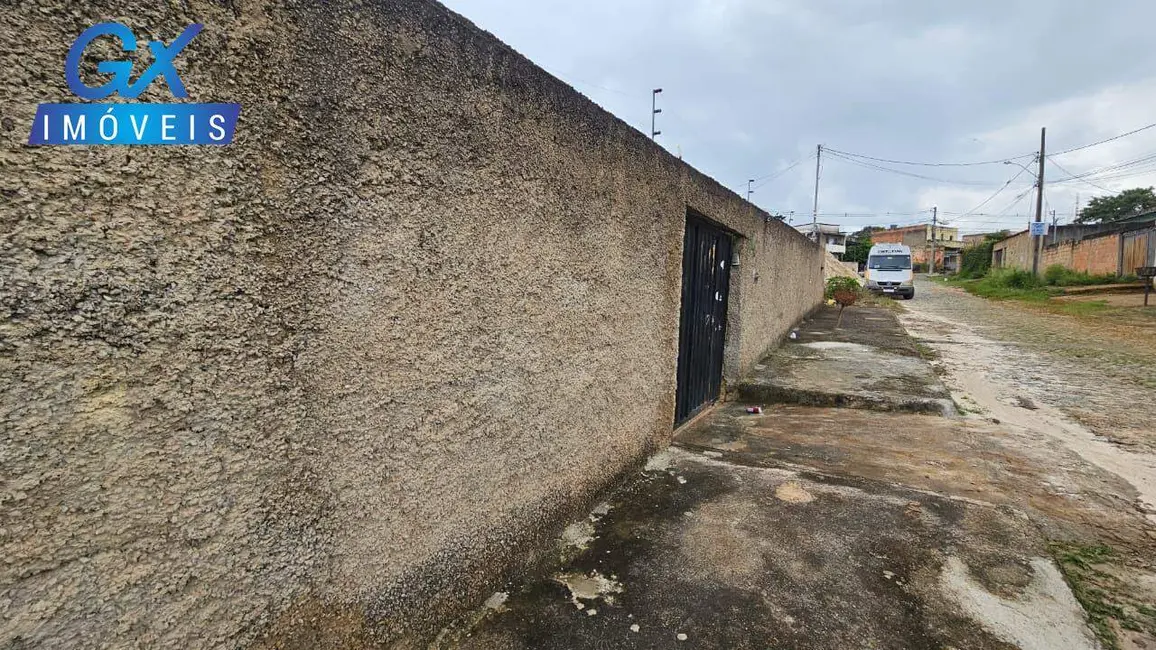 Foto 2 de Casa com 2 quartos para alugar, 380m2 em Esmeraldas - MG