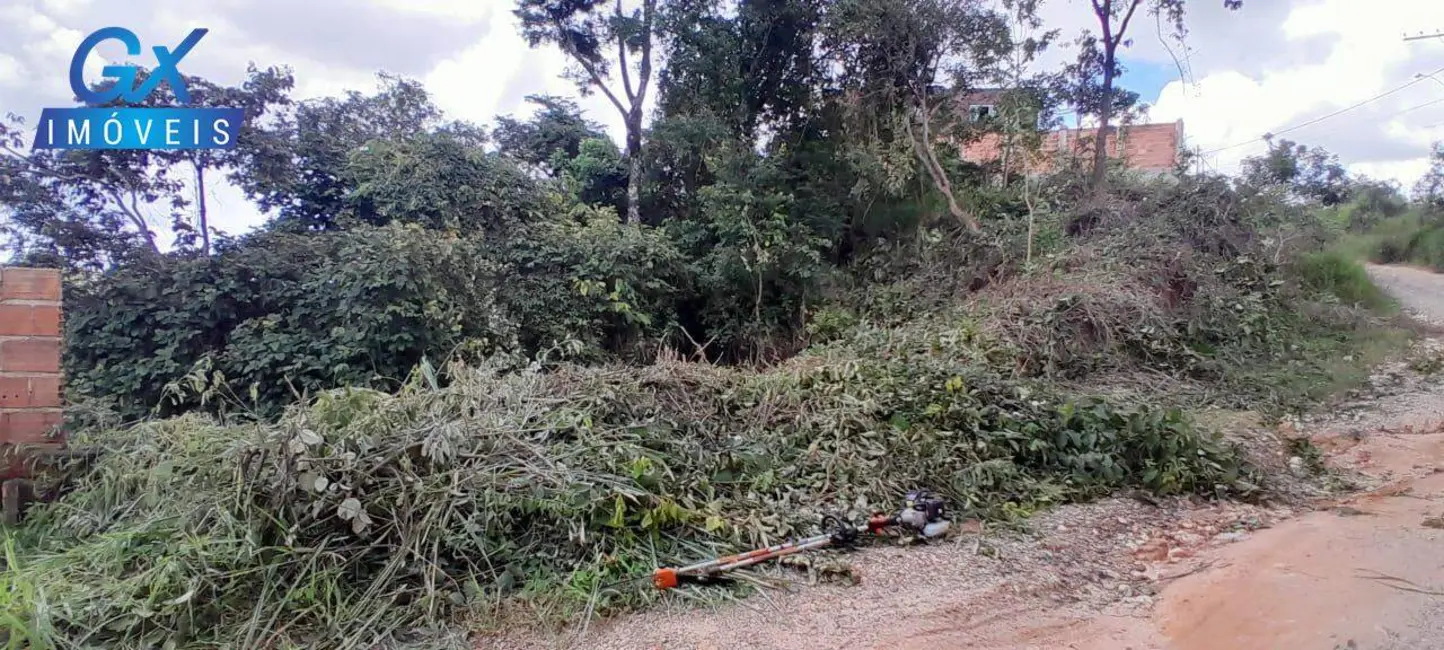 Foto 1 de Terreno / Lote à venda, 550m2 em Esmeraldas - MG