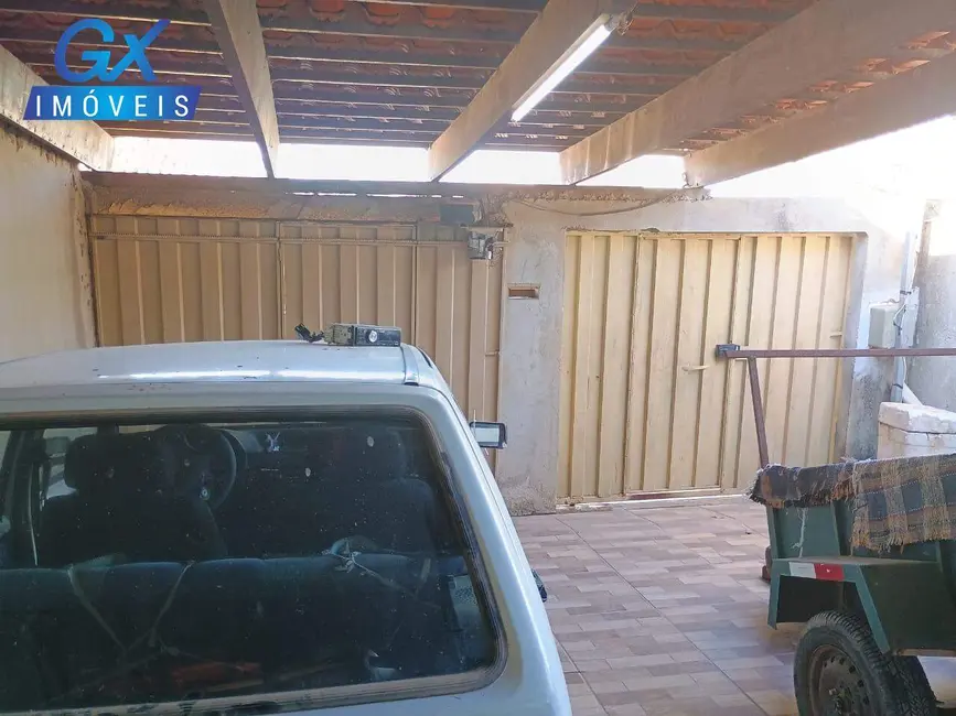 Foto 2 de Casa com 2 quartos à venda, 180m2 em Esmeraldas - MG