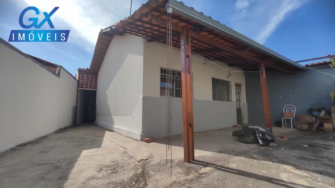 Foto 1 de Casa com 2 quartos à venda, 70m2 em Esmeraldas - MG