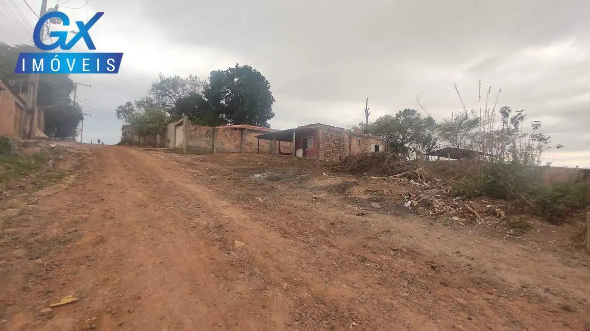 Foto 1 de Terreno / Lote à venda, 376m2 em Esmeraldas - MG