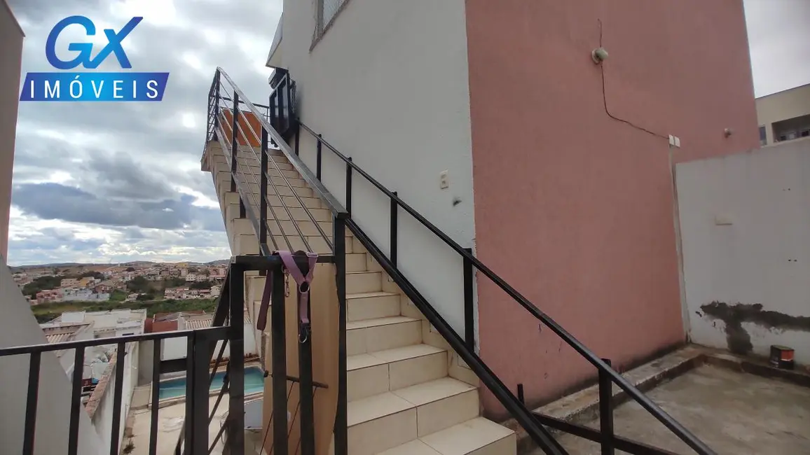 Foto 6 de Casa com 2 quartos à venda, 65m2 em Esmeraldas - MG