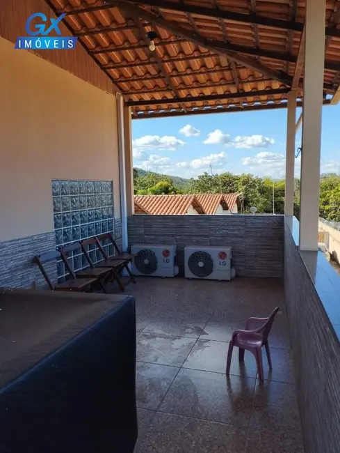 Foto 2 de Casa com 3 quartos à venda, 190m2 em Esmeraldas - MG