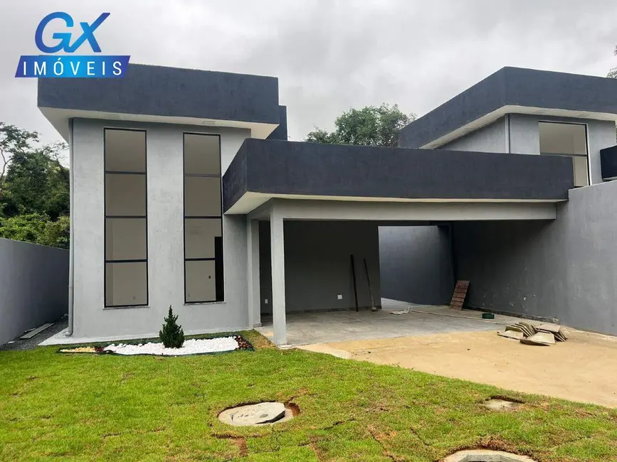 Casa com 3 quartos à venda, 180m2 em Esmeraldas - MG - imagem 1 Foto 1 de Casa com 3 quartos à venda, 180m2 em Esmeraldas - MG