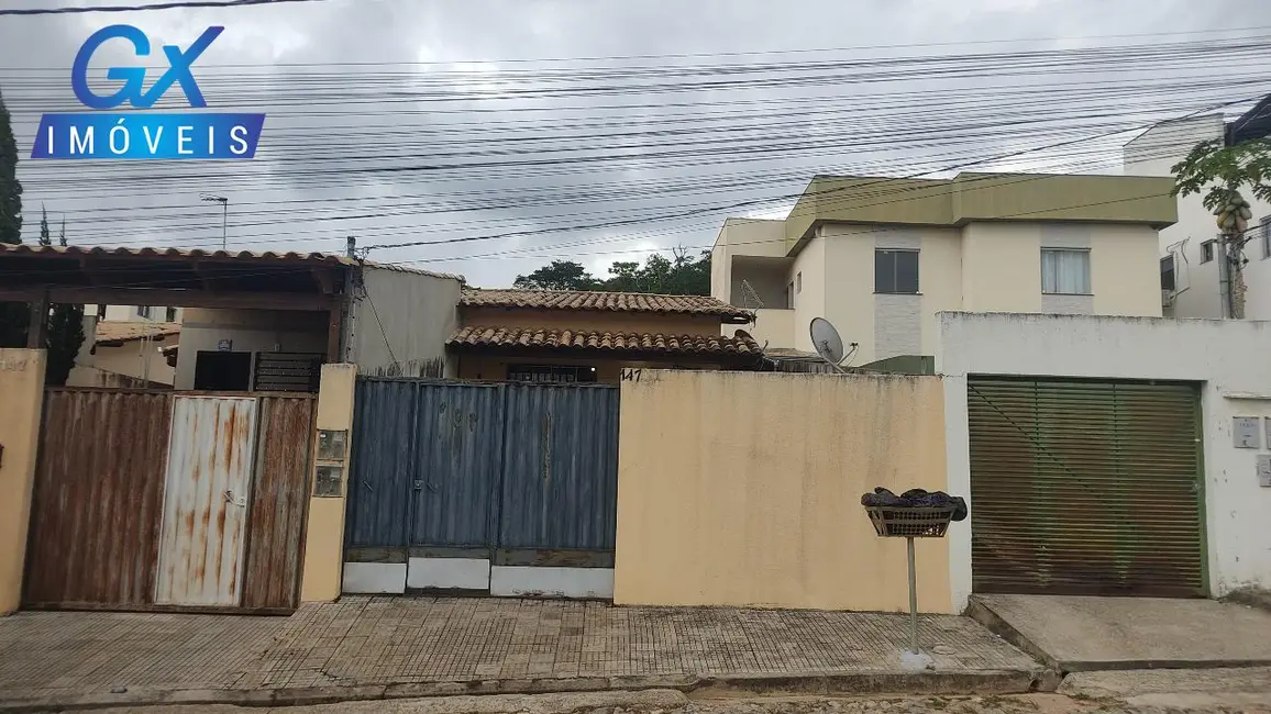 Foto 2 de Casa com 2 quartos à venda, 180m2 em Esmeraldas - MG