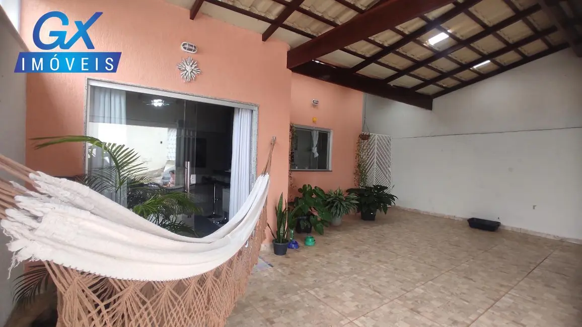 Foto 1 de Casa com 3 quartos à venda, 180m2 em Esmeraldas - MG
