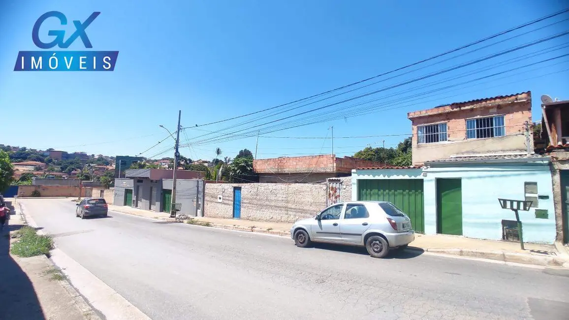 Foto 2 de Casa com 6 quartos à venda, 80m2 em Esmeraldas - MG