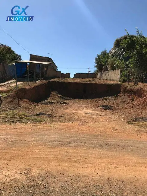 Foto 3 de Terreno / Lote à venda, 513m2 em Esmeraldas - MG
