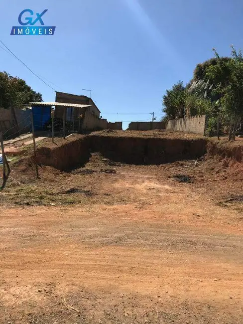 Foto 1 de Terreno / Lote à venda, 513m2 em Esmeraldas - MG