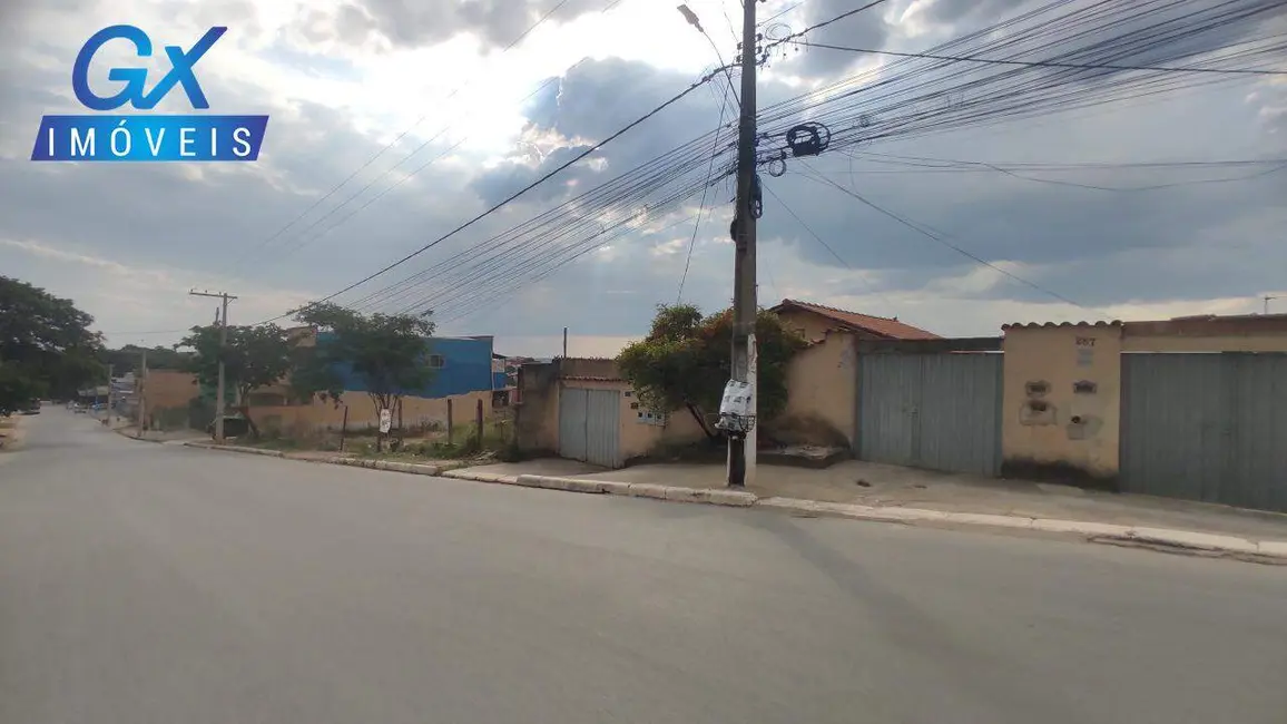 Foto 2 de Casa com 2 quartos à venda, 100m2 em Esmeraldas - MG