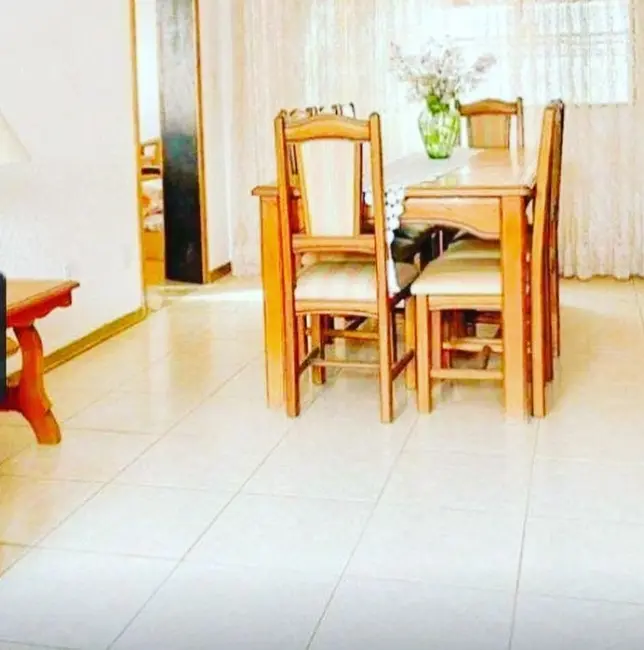 Foto 8 de Casa com 4 quartos à venda, 170m2 em Atibaia Jardim, Atibaia - SP