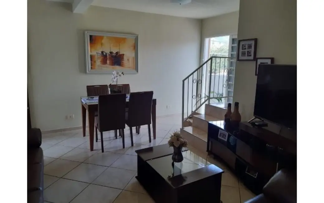 Foto 3 de Casa com 3 quartos à venda, 200m2 em Jardim do Lago, Atibaia - SP