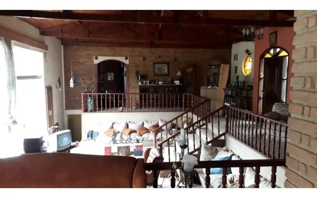 Foto 4 de Casa à venda, 351m2 em Jardim Siriema, Atibaia - SP