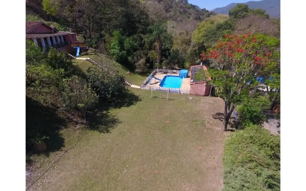 Chácara com 5 quartos à venda, 280m2 em Bairro dos Pires, Extrema - MG - imagem 3 Foto 3 de Chácara com 5 quartos à venda, 280m2 em Bairro dos Pires, Extrema - MG