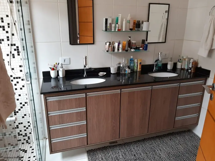 Casa com 3 quartos à venda e para alugar, 153m2 em Jardim do Lago, Atibaia - SP - imagem 4 Foto 4 de Casa com 3 quartos à venda e para alugar, 153m2 em Jardim do Lago, Atibaia - SP