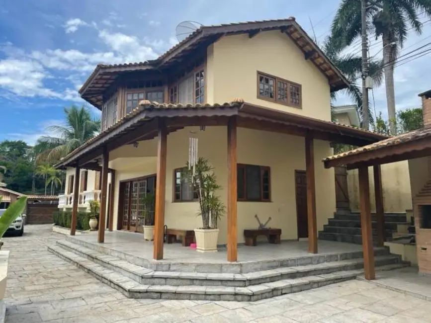 Foto 2 de Casa com 4 quartos à venda, 250m2 em Ubatuba - SP