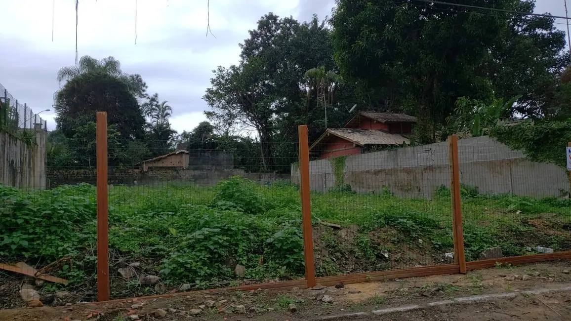 Foto 1 de Terreno / Lote à venda, 345m2 em Ubatuba - SP