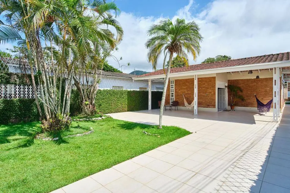 Foto 3 de Apartamento com 3 quartos à venda, 216m2 em Centro, Ubatuba - SP