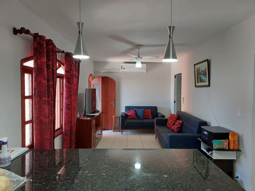 Foto 8 de Casa com 2 quartos à venda, 86m2 em Ubatuba - SP