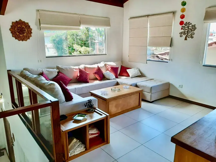 Foto 6 de Casa com 4 quartos à venda, 205m2 em Ubatuba - SP
