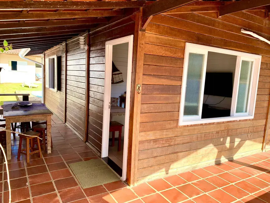 Foto 4 de Casa com 3 quartos à venda, 108m2 em Ubatuba - SP