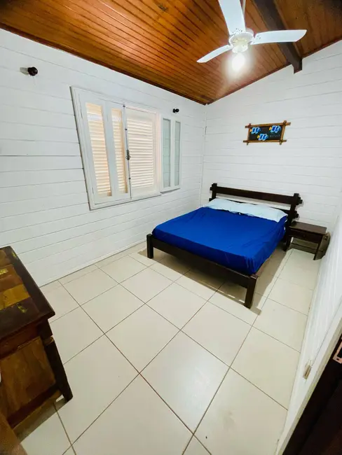 Foto 9 de Casa com 2 quartos à venda, 342m2 em Ubatuba - SP