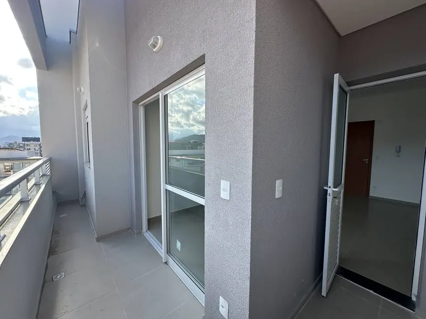 Foto 2 de Apartamento com 1 quarto à venda, 45m2 em Ubatuba - SP