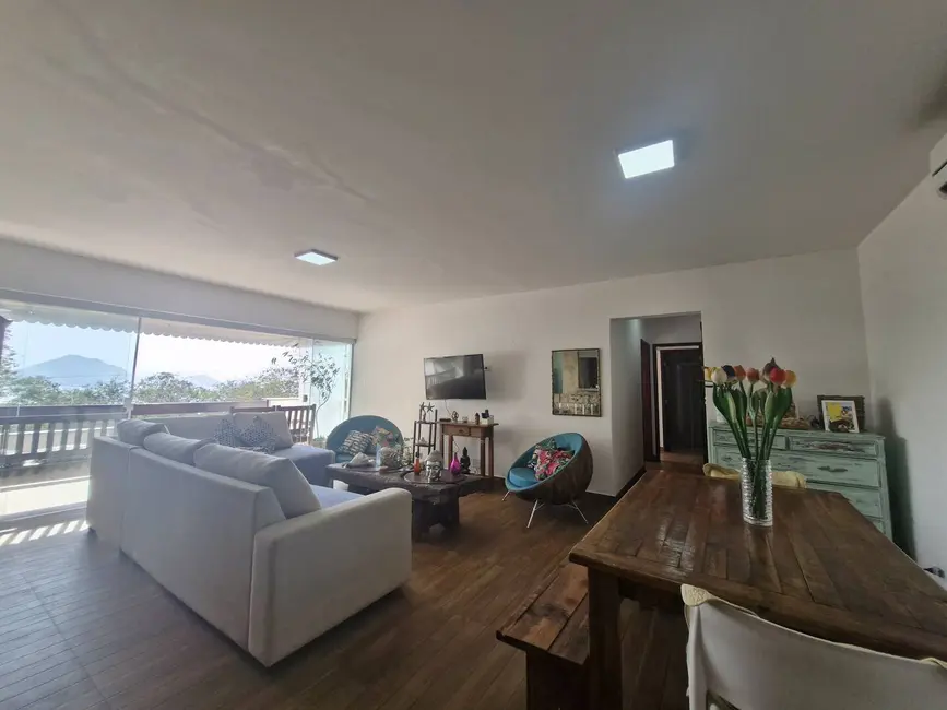 Foto 4 de Apartamento com 3 quartos à venda, 157m2 em Ubatuba - SP