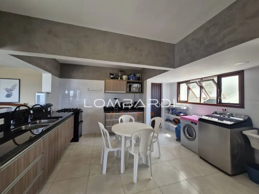 Apartamento com 3 quartos à venda, 188m2 em Ubatuba - SP - imagem 4 Foto 4 de Apartamento com 3 quartos à venda, 188m2 em Ubatuba - SP