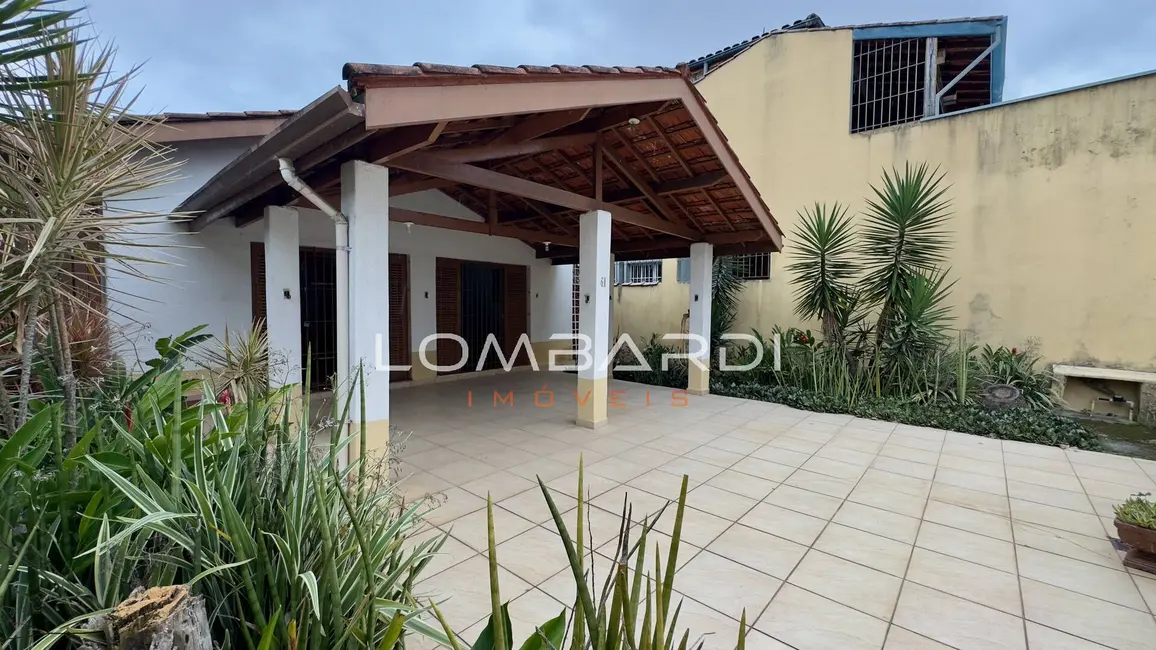 Foto 2 de Casa com 3 quartos à venda, 224m2 em Ubatuba - SP