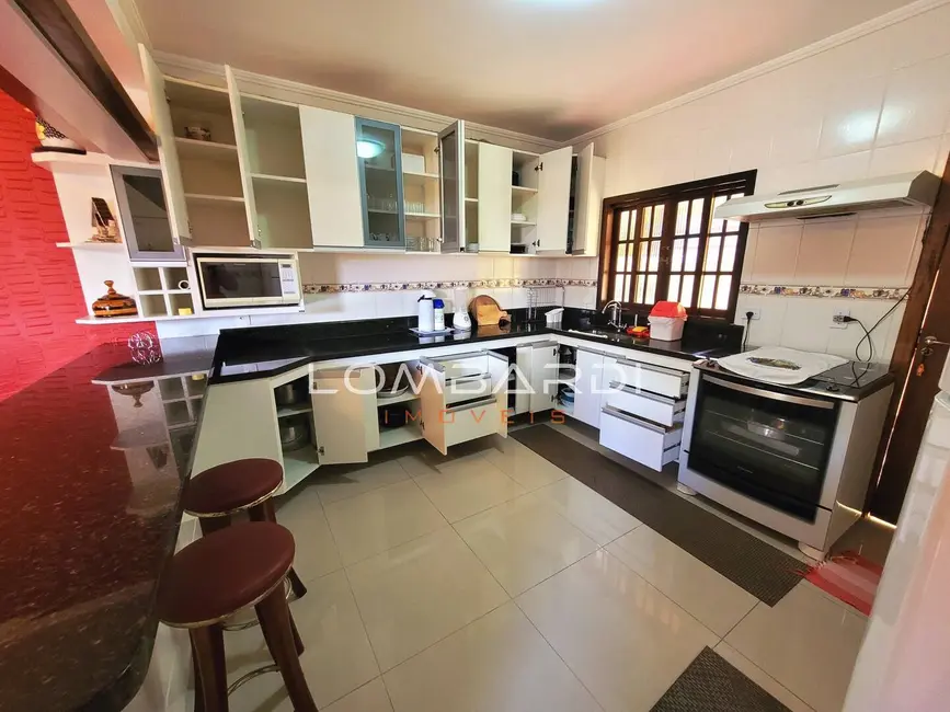 Foto 9 de Casa com 4 quartos à venda, 270m2 em Ubatuba - SP