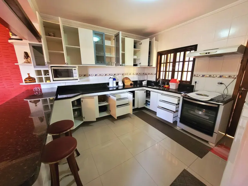 Foto 9 de Casa com 4 quartos à venda, 270m2 em Ubatuba - SP