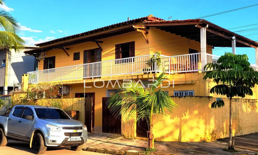 Foto 2 de Casa com 4 quartos à venda, 270m2 em Ubatuba - SP