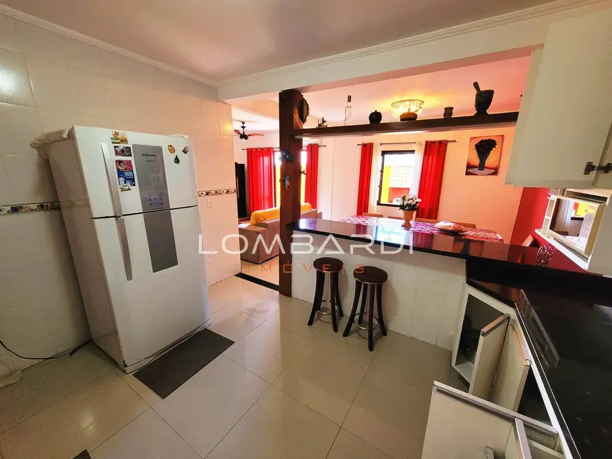 Foto 8 de Casa com 4 quartos à venda, 270m2 em Ubatuba - SP