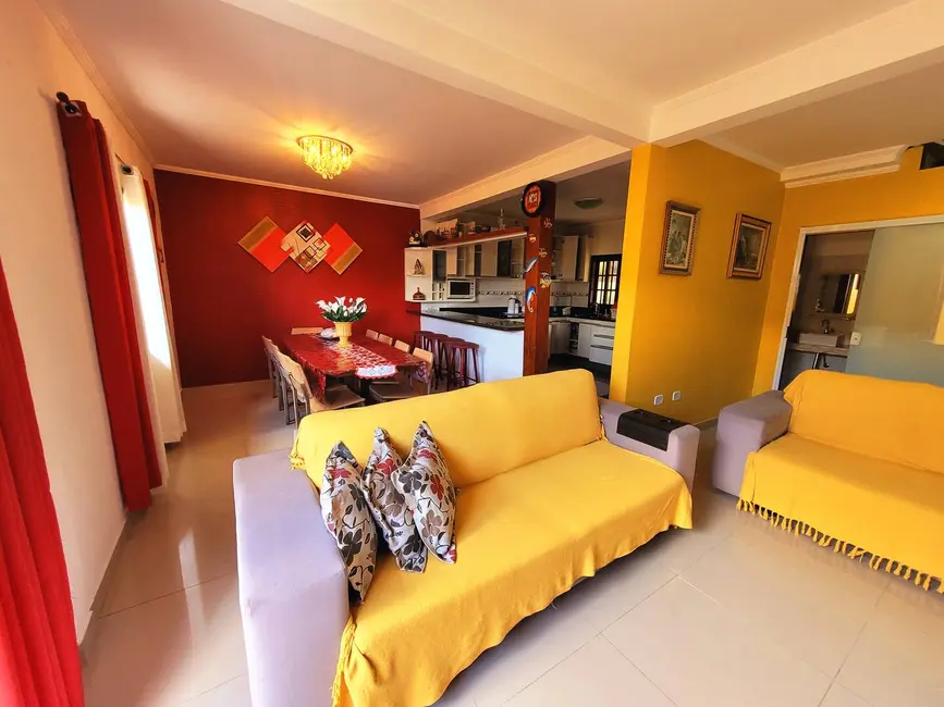 Foto 4 de Casa com 4 quartos à venda, 270m2 em Ubatuba - SP