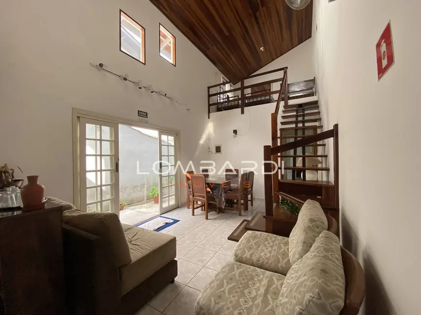 Foto 2 de Casa com 3 quartos à venda, 80m2 em Ubatuba - SP