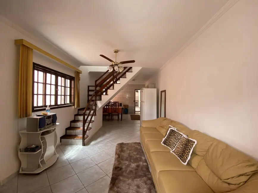 Casa com 3 quartos à venda, 130m2 em Ubatuba - SP - imagem 3 Foto 3 de Casa com 3 quartos à venda, 130m2 em Ubatuba - SP