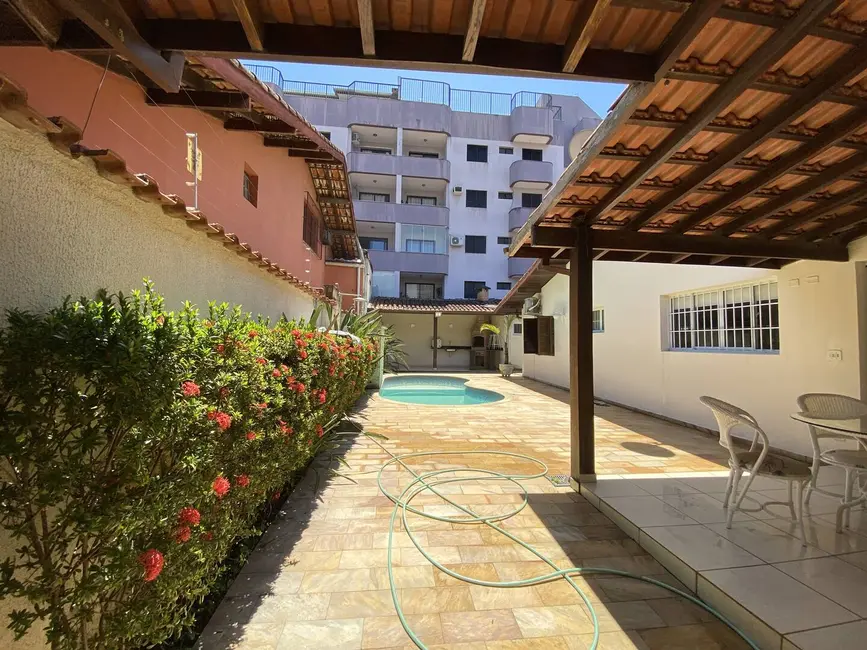Foto 1 de Casa com 4 quartos à venda, 500m2 em Ubatuba - SP