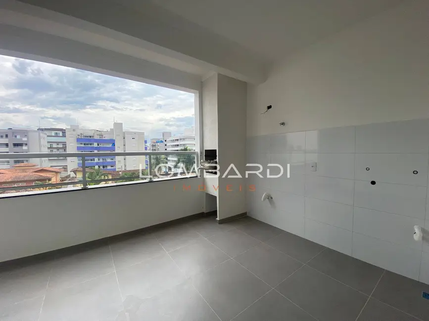 Foto 2 de Apartamento com 2 quartos à venda em Ubatuba - SP